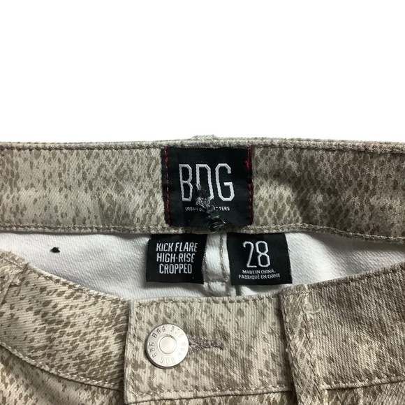 BDG Jeans Sz 28 Kick-flare High-rise Cropped  Snakeskin Print Distressed Hem - Picture 3 of 6